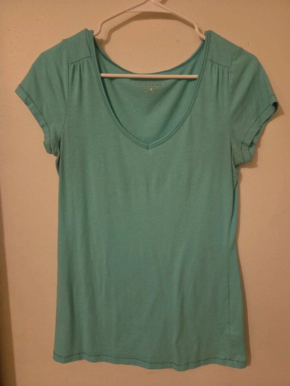 Maurices Blue T-Shirt Women Medium M V-Neck Short Sleeve